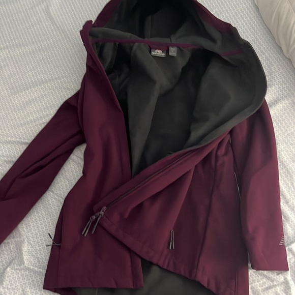 New balance coat - Picture 2 of 2